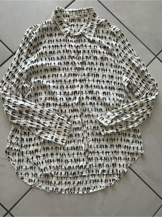 Jane and Delancey Tops - Jane and Delancey Cream Shirt with Black Bird Print